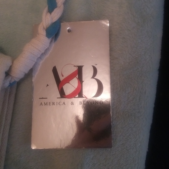 Boho Crossbody/SlingBag, NWT - Picture 2 of 7